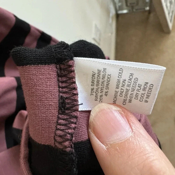 LOFT Sleeveless Black and Pink Mini Dress - Picture 6 of 6